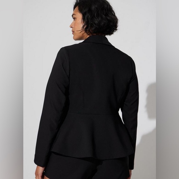 NWT Torrid Black Studio Design Peplum Blazer - Picture 2 of 8